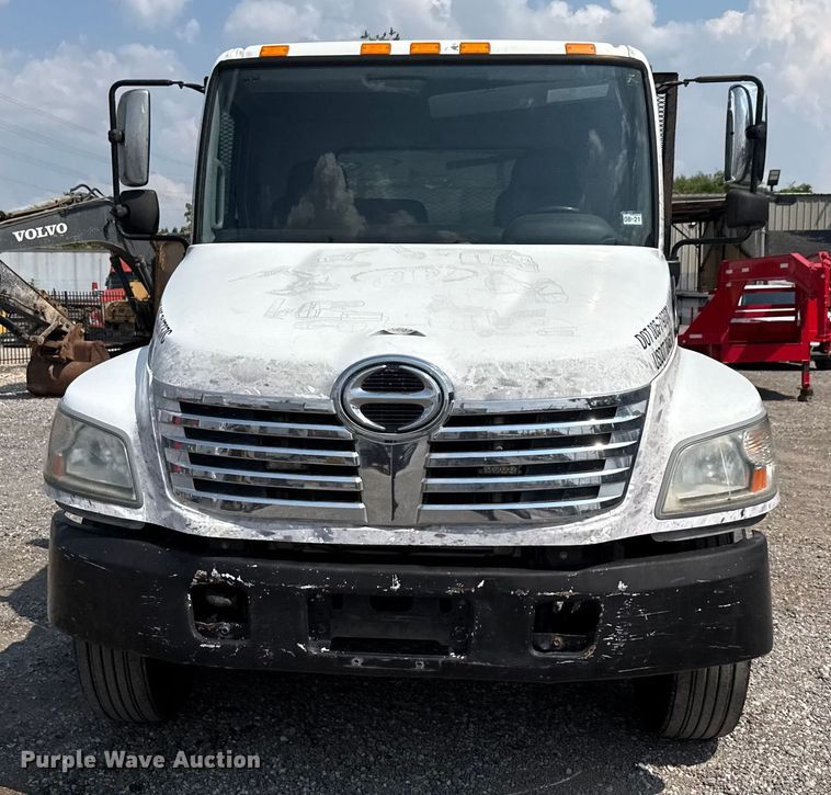 image for item ED5911 2008 Hino 268 flatbed truck