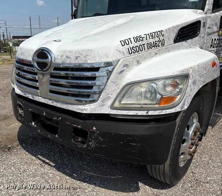 image for item ED5911 2008 Hino 268 flatbed truck