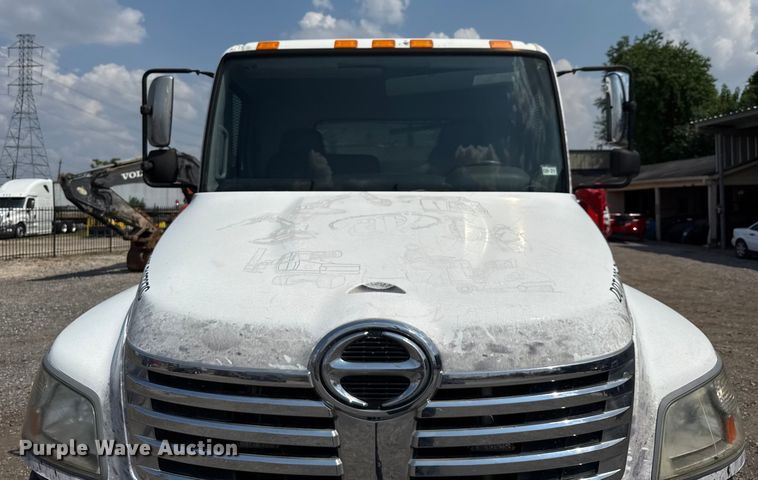 image for item ED5911 2008 Hino 268 flatbed truck