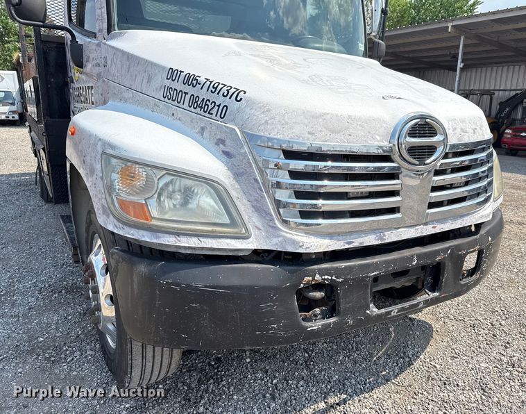 image for item ED5911 2008 Hino 268 flatbed truck