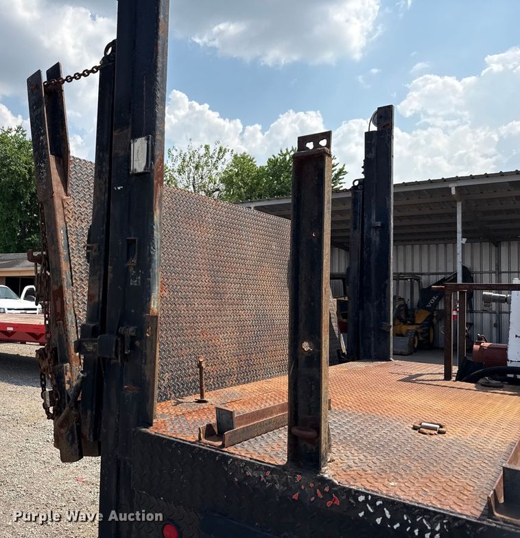 image for item ED5911 2008 Hino 268 flatbed truck