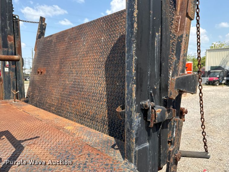 image for item ED5911 2008 Hino 268 flatbed truck