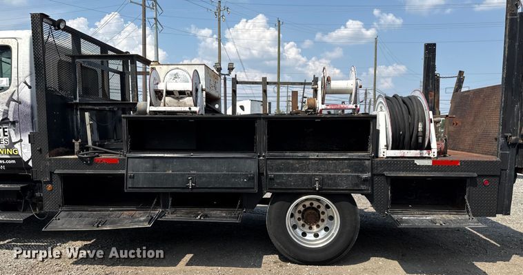 image for item ED5911 2008 Hino 268 flatbed truck