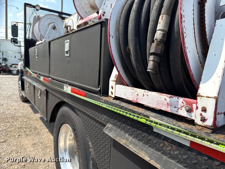 image for item ED5911 2008 Hino 268 flatbed truck