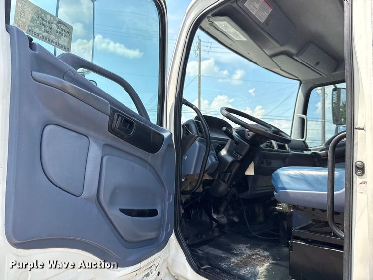 image for item ED5911 2008 Hino 268 flatbed truck