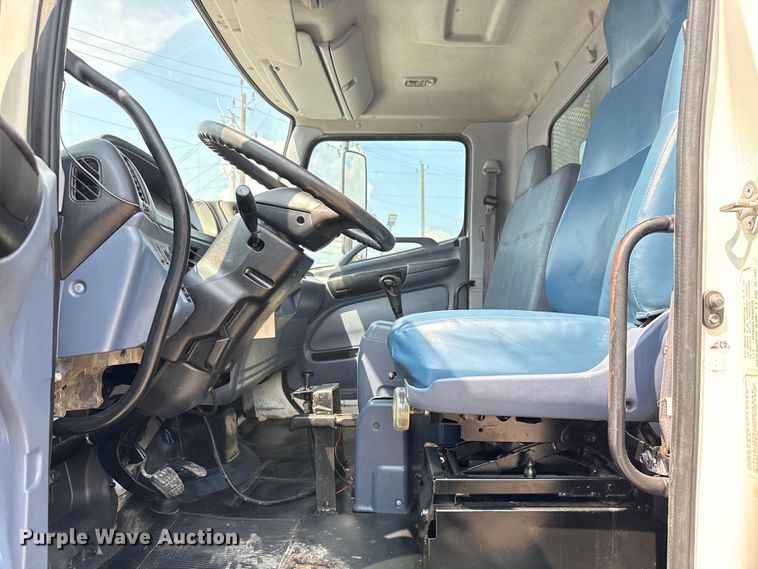 image for item ED5911 2008 Hino 268 flatbed truck