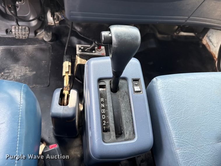 image for item ED5911 2008 Hino 268 flatbed truck