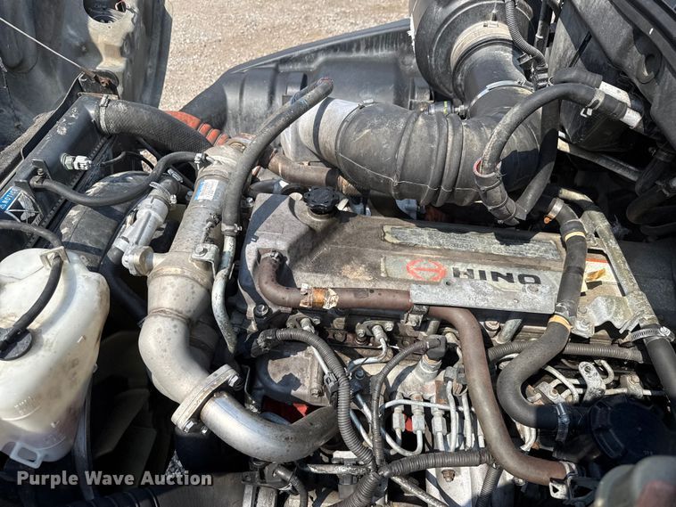 image for item ED5911 2008 Hino 268 flatbed truck