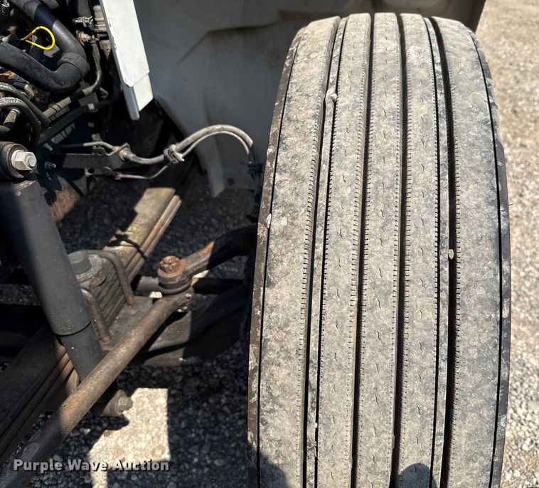 image for item ED5911 2008 Hino 268 flatbed truck