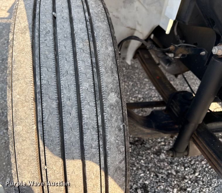 image for item ED5911 2008 Hino 268 flatbed truck