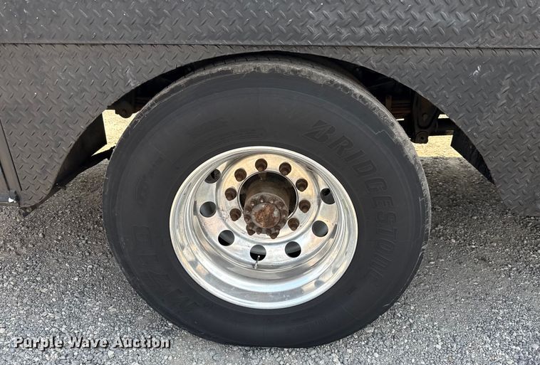 image for item ED5911 2008 Hino 268 flatbed truck