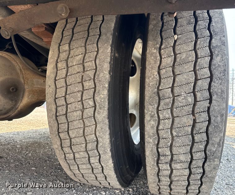 image for item ED5911 2008 Hino 268 flatbed truck