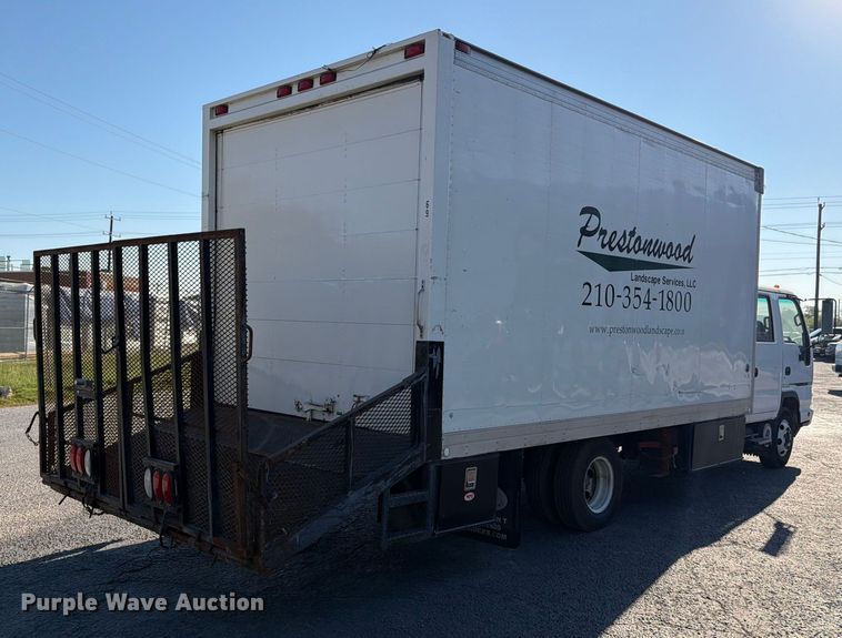 image for item ED5953 2006 Chevrolet W4500 Crew Cab box truck