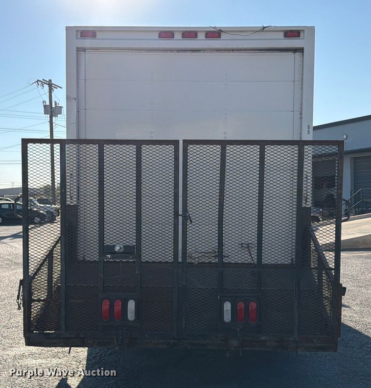 image for item ED5953 2006 Chevrolet W4500 Crew Cab box truck