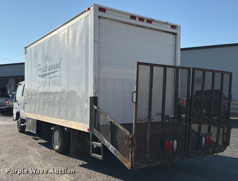image for item ED5953 2006 Chevrolet W4500 Crew Cab box truck