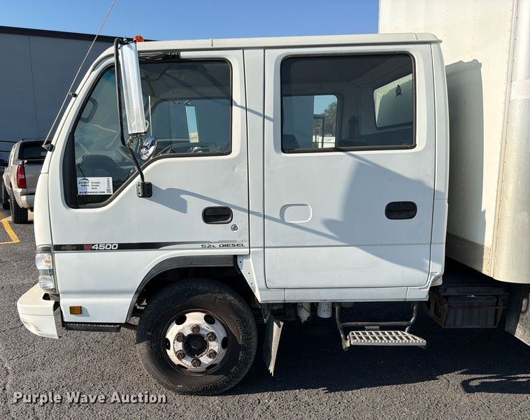 image for item ED5953 2006 Chevrolet W4500 Crew Cab box truck