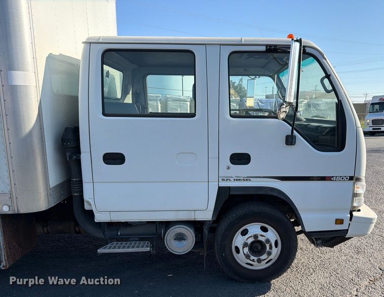 image for item ED5953 2006 Chevrolet W4500 Crew Cab box truck