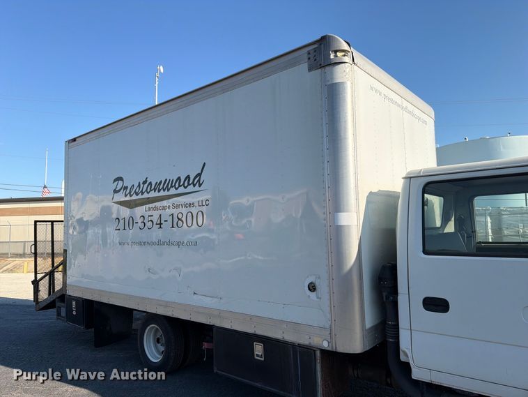 image for item ED5953 2006 Chevrolet W4500 Crew Cab box truck