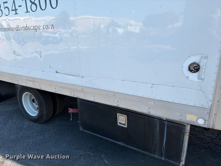 image for item ED5953 2006 Chevrolet W4500 Crew Cab box truck