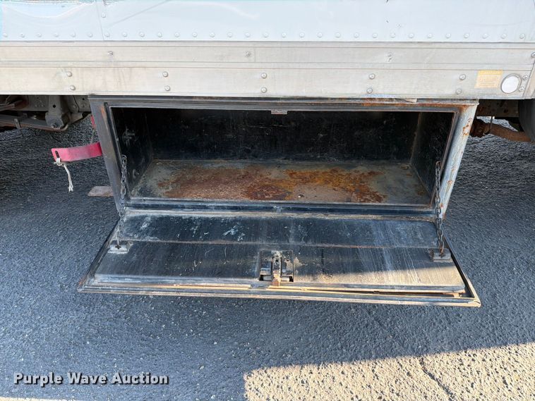 image for item ED5953 2006 Chevrolet W4500 Crew Cab box truck