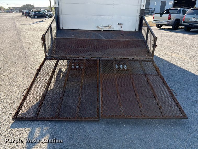 image for item ED5953 2006 Chevrolet W4500 Crew Cab box truck