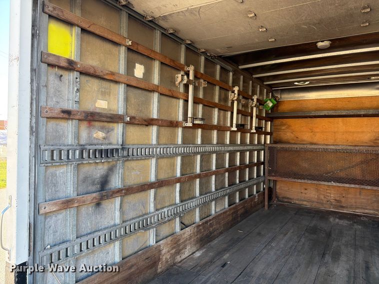 image for item ED5953 2006 Chevrolet W4500 Crew Cab box truck