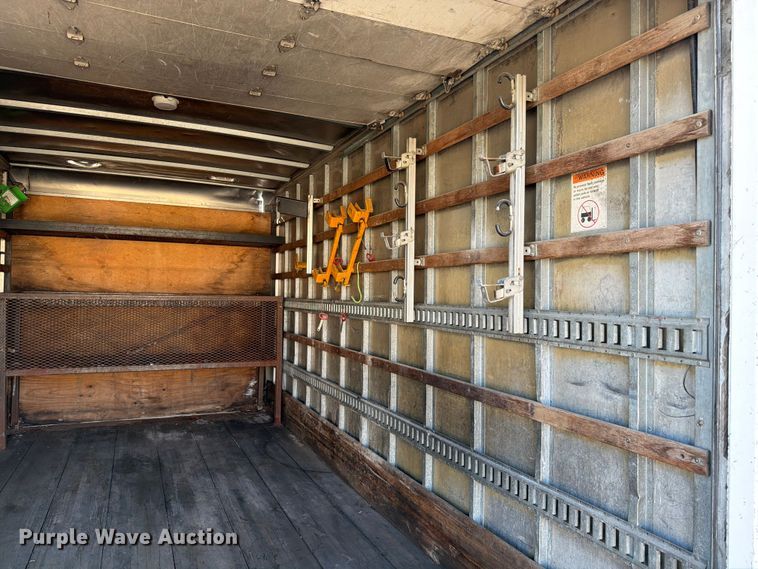 image for item ED5953 2006 Chevrolet W4500 Crew Cab box truck