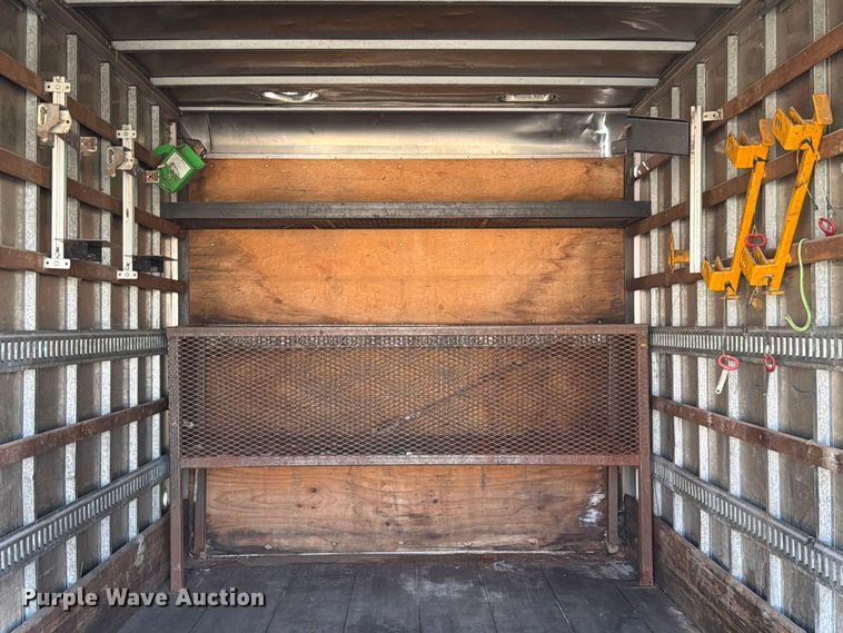 image for item ED5953 2006 Chevrolet W4500 Crew Cab box truck