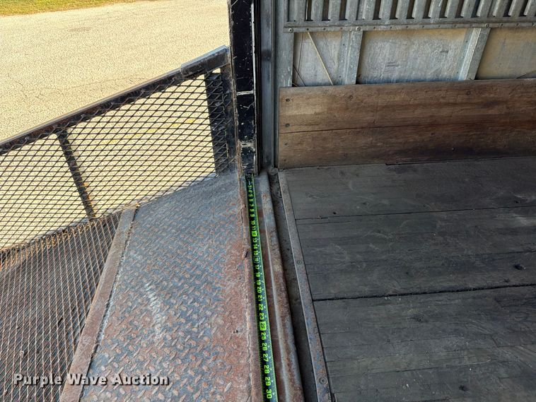 image for item ED5953 2006 Chevrolet W4500 Crew Cab box truck