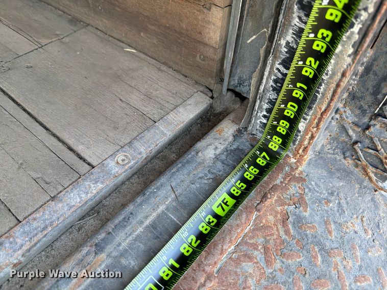 image for item ED5953 2006 Chevrolet W4500 Crew Cab box truck