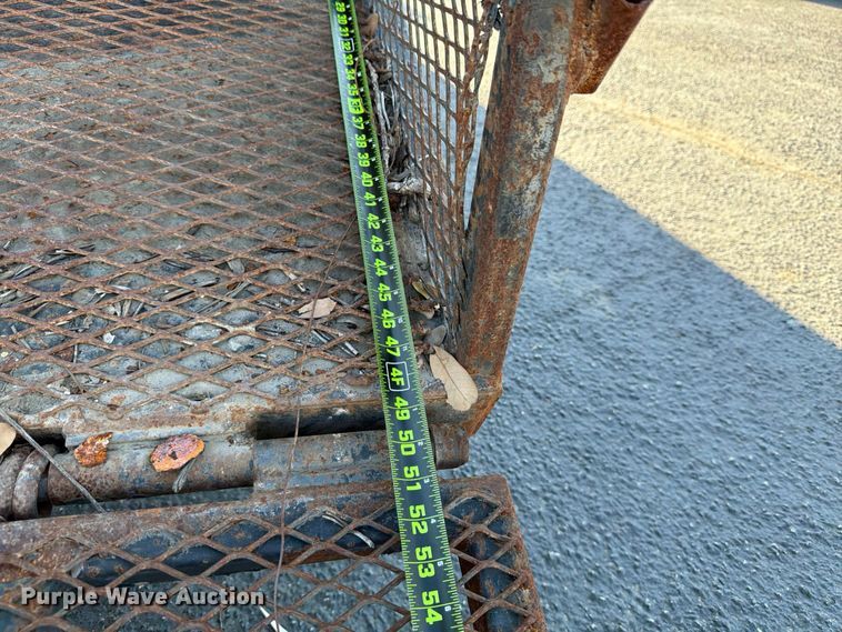 image for item ED5953 2006 Chevrolet W4500 Crew Cab box truck