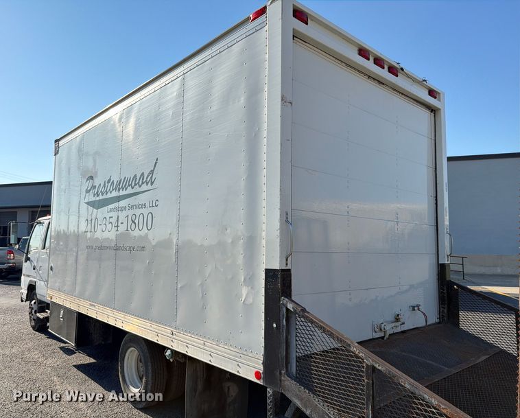 image for item ED5953 2006 Chevrolet W4500 Crew Cab box truck