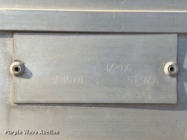 image for item ED5953 2006 Chevrolet W4500 Crew Cab box truck