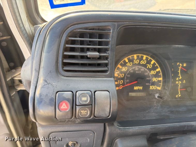 image for item ED5953 2006 Chevrolet W4500 Crew Cab box truck