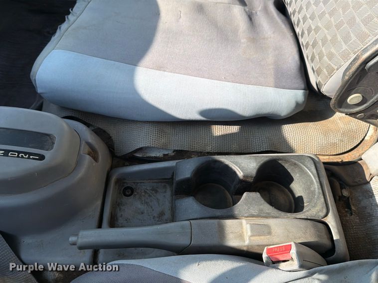 image for item ED5953 2006 Chevrolet W4500 Crew Cab box truck