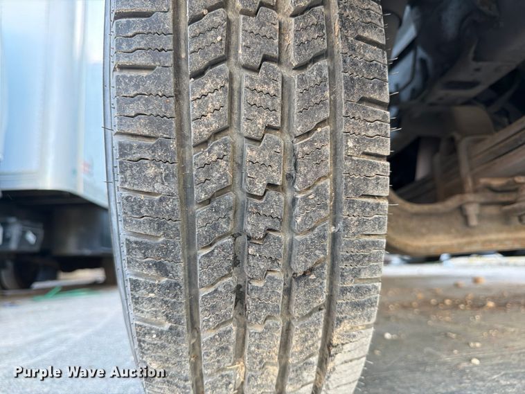 image for item ED5953 2006 Chevrolet W4500 Crew Cab box truck