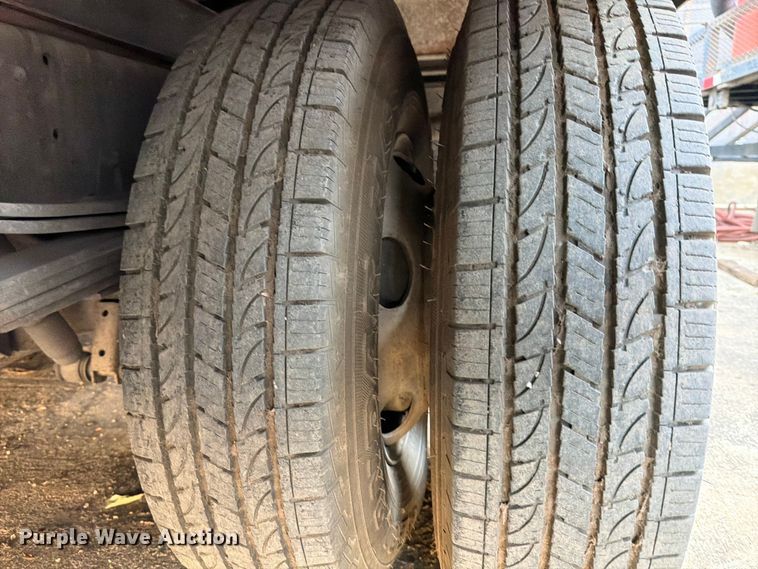 image for item ED5953 2006 Chevrolet W4500 Crew Cab box truck