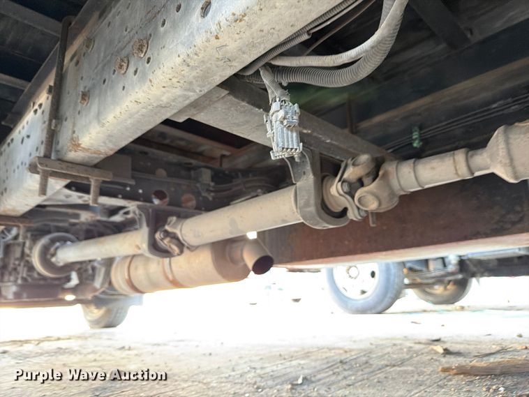 image for item ED5953 2006 Chevrolet W4500 Crew Cab box truck