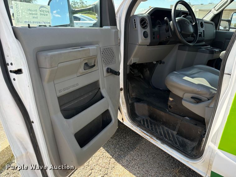 image for item ED5956 2009 Ford E150 van