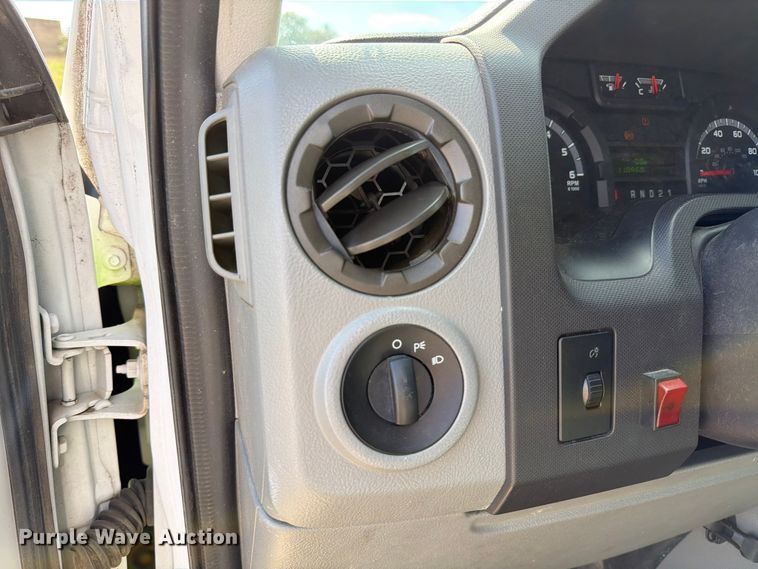 image for item ED5956 2009 Ford E150 van