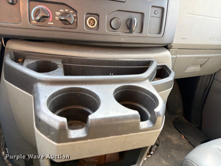 image for item ED5956 2009 Ford E150 van