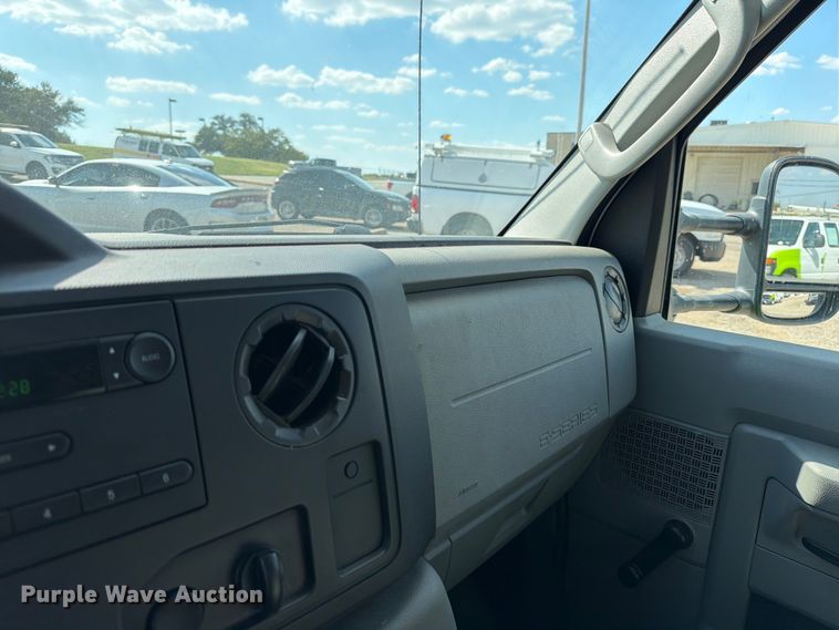 image for item ED5956 2009 Ford E150 van