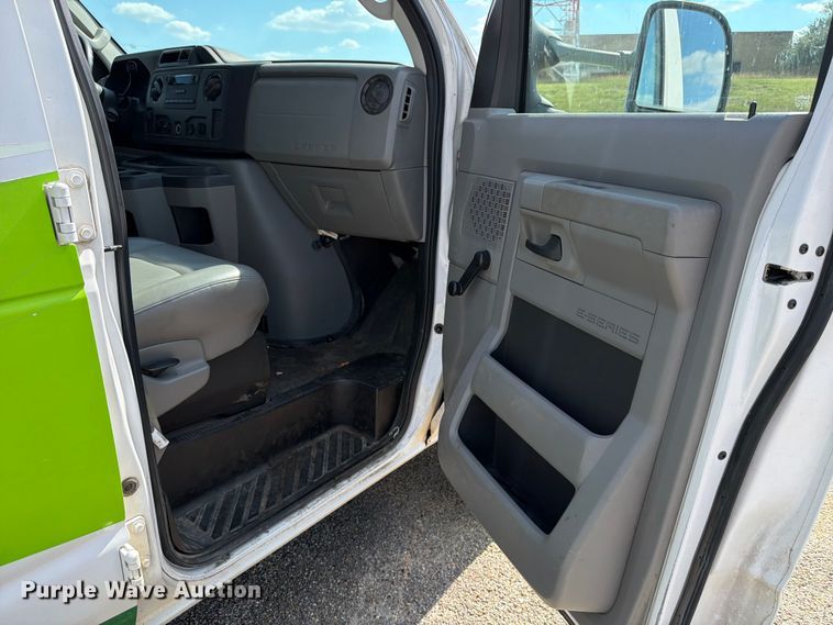 image for item ED5956 2009 Ford E150 van