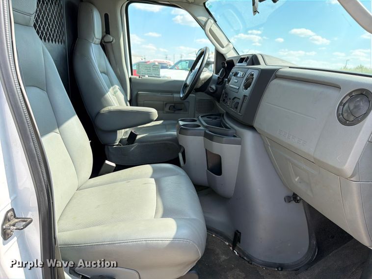 image for item ED5956 2009 Ford E150 van
