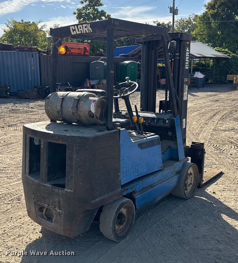 image for item EF2194 Clark GCX30 forklift