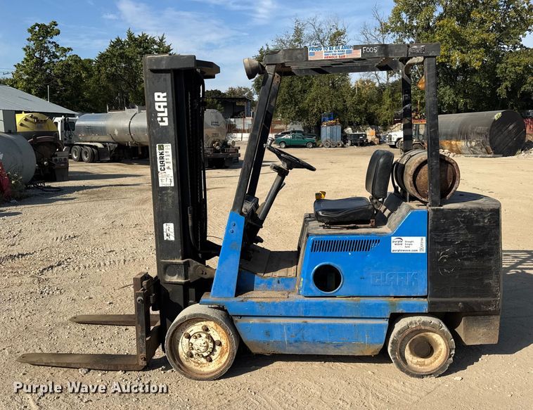 image for item EF2194 Clark GCX30 forklift
