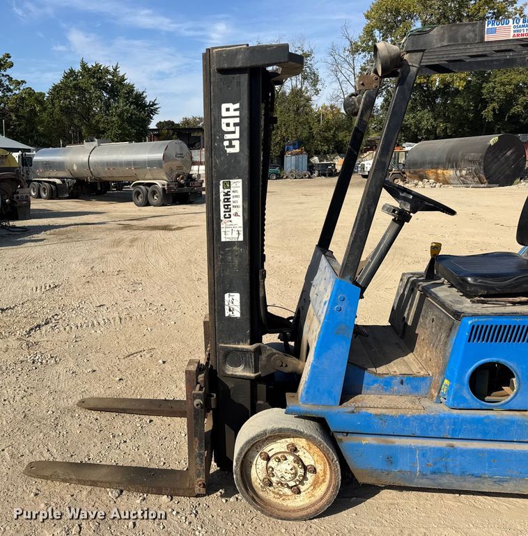 image for item EF2194 Clark GCX30 forklift