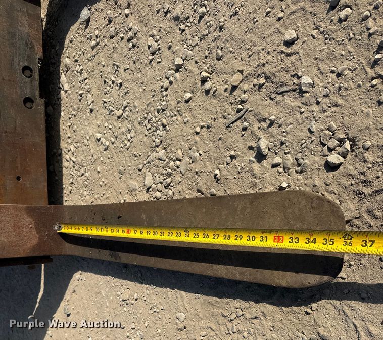 image for item EF2194 Clark GCX30 forklift