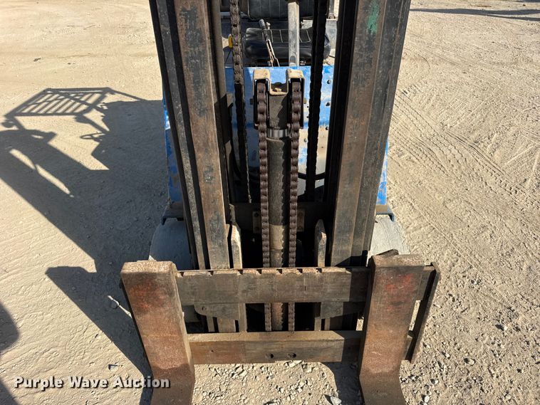 image for item EF2194 Clark GCX30 forklift