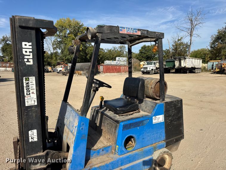 image for item EF2194 Clark GCX30 forklift